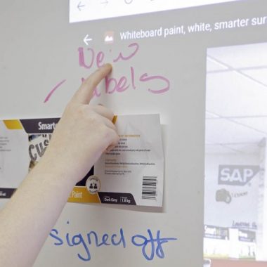 Using-Smart-Magnetic-Whiteboard-Wallpaper-Low-Sheen-in-a-meeting